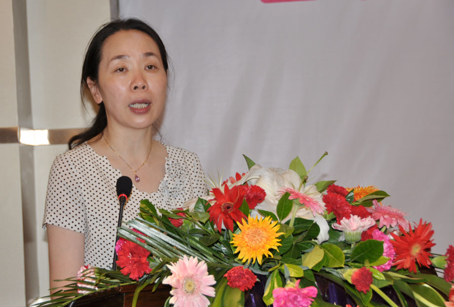 体外超声检查后子宫内有鲜血，该怎么办？