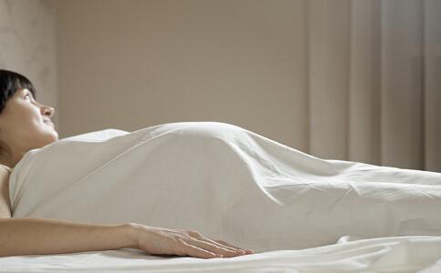 两个女人在一起怎么生孩子_排卵期第六天不排卵